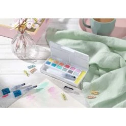 Coffret Aquarelle Nuances Pastels De 12 1/2 Godets Derwent 12 Coffret Aquarelle Nuances Pastels De 12 1/2 Godets Derwent -Couleurs d'Art Promos Boutique Coffretaquarellenuancespastelsde1212F2godetsDerwent 5